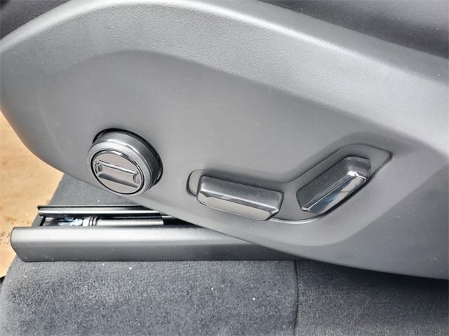 new 2025 Volvo XC90 car, priced at $68,155