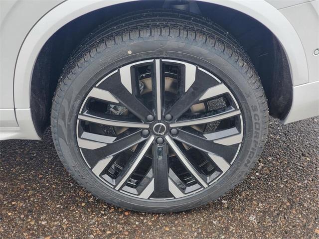 new 2025 Volvo XC90 car, priced at $68,155