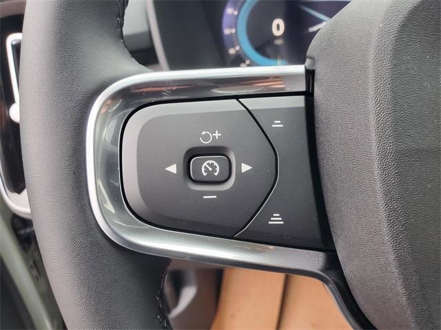 new 2025 Volvo XC40 car, priced at $44,465