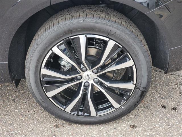 new 2025 Volvo XC60 car, priced at $55,360