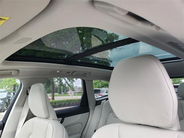 new 2025 Volvo XC60 car, priced at $55,360