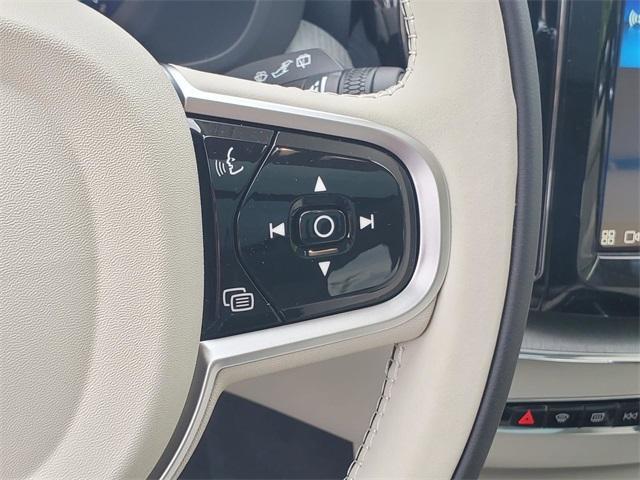 new 2025 Volvo XC60 car, priced at $55,360