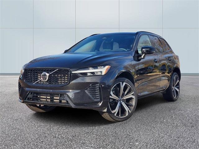 used 2022 Volvo XC60 Recharge Plug-In Hybrid car, priced at $35,235
