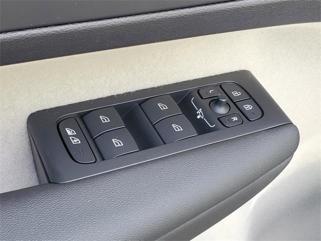 new 2025 Volvo XC40 car, priced at $49,145