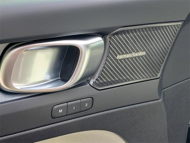 new 2025 Volvo XC40 car, priced at $49,145