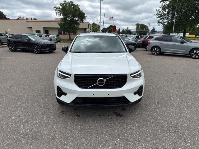 used 2023 Volvo XC40 car, priced at $35,867