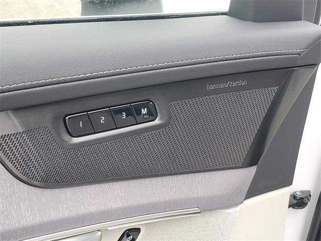 new 2026 Volvo XC90 Plug-In Hybrid car, priced at $82,625