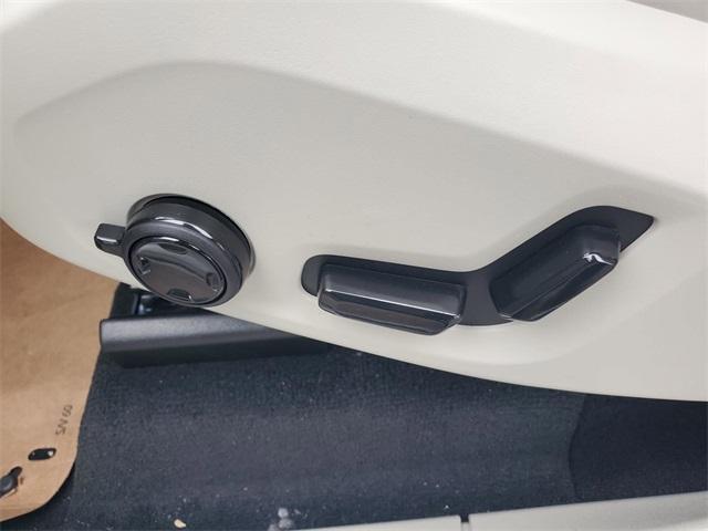 new 2026 Volvo XC90 Plug-In Hybrid car, priced at $82,625