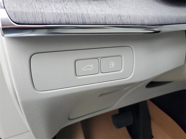 new 2026 Volvo XC90 Plug-In Hybrid car, priced at $82,625