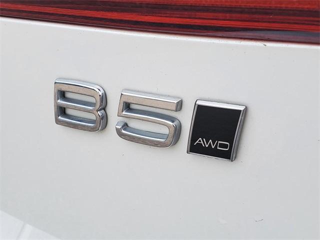 used 2022 Volvo XC60 car, priced at $37,000