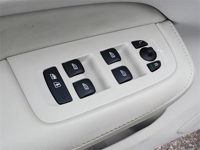 used 2023 Volvo S60 Recharge Plug-In Hybrid car, priced at $35,540