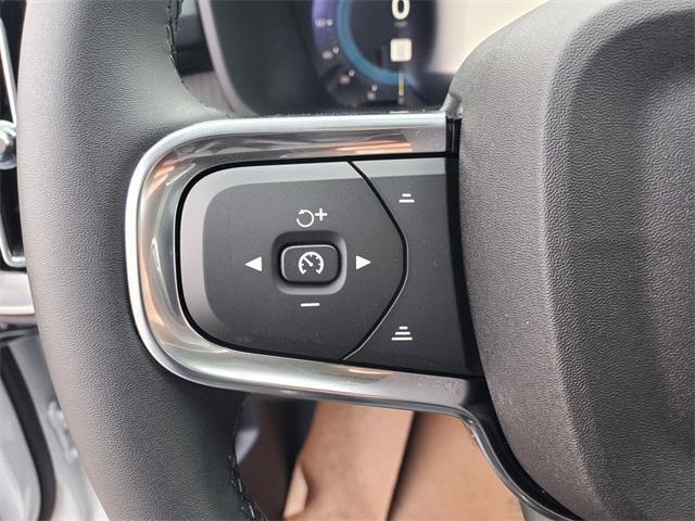 new 2025 Volvo XC40 car, priced at $50,235