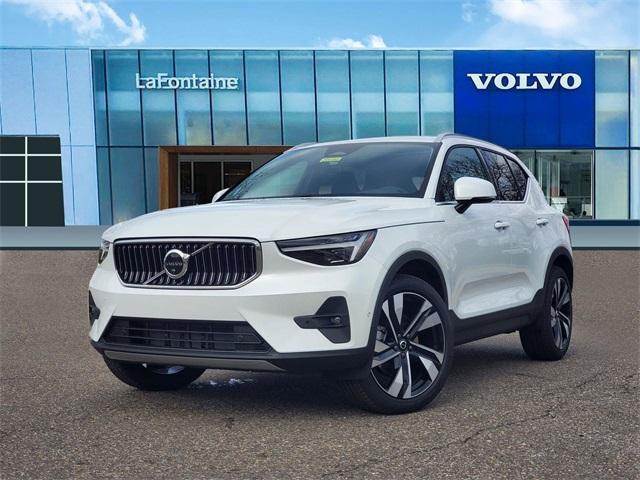 new 2025 Volvo XC40 car, priced at $50,235