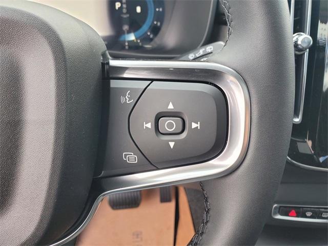 new 2025 Volvo XC40 car, priced at $50,235
