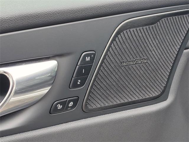 used 2022 Volvo XC60 car, priced at $41,789