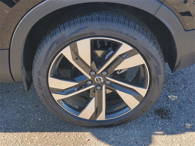 used 2025 Volvo XC40 car, priced at $39,588