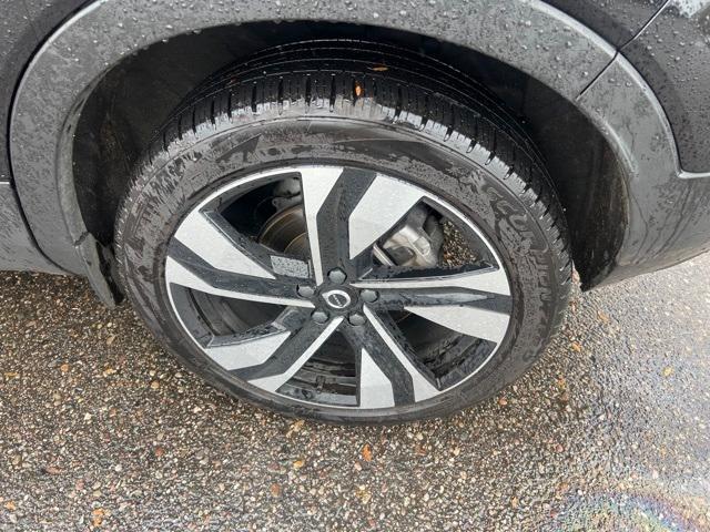 used 2025 Volvo XC40 car, priced at $45,885