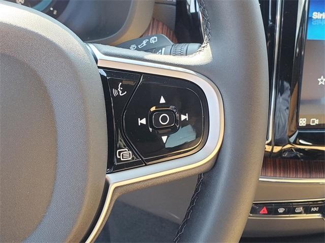 new 2025 Volvo XC60 car, priced at $60,660