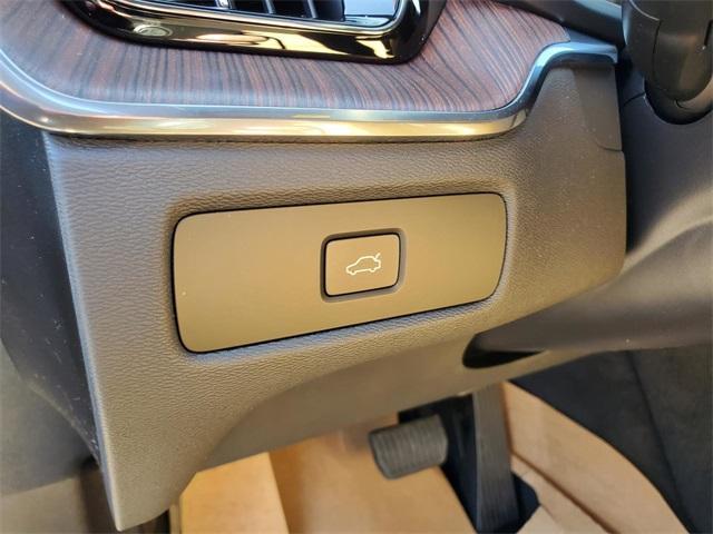 new 2025 Volvo XC60 car, priced at $60,660