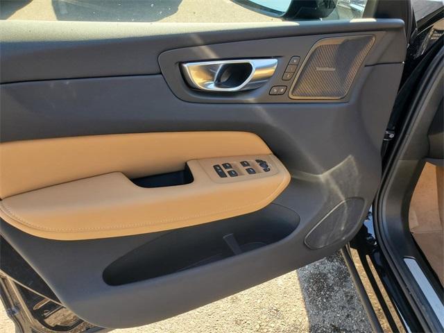 new 2025 Volvo XC60 car, priced at $60,660