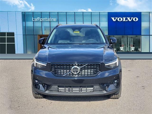new 2025 Volvo XC40 car, priced at $50,235