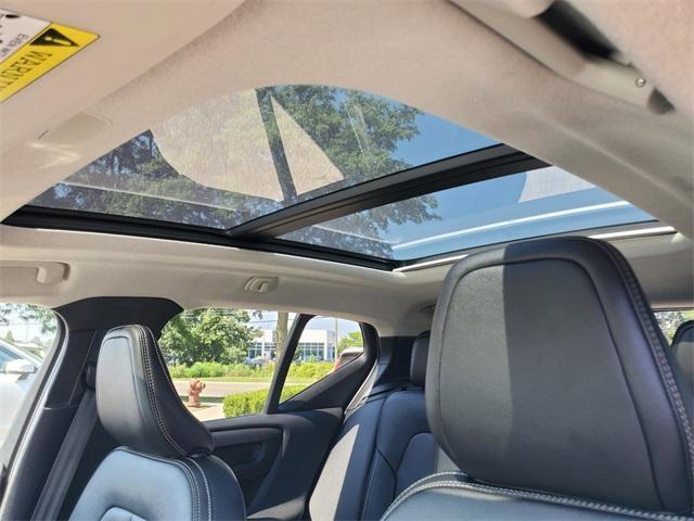 used 2021 Volvo XC40 car, priced at $27,645