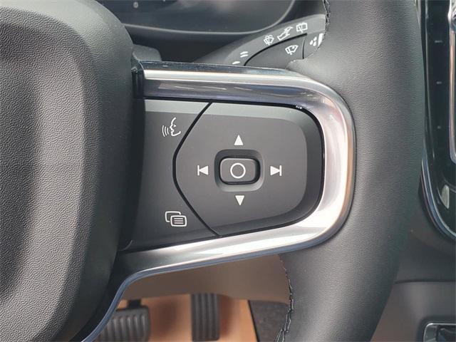 new 2025 Volvo XC40 car, priced at $44,485