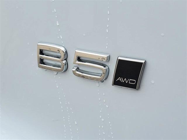 new 2025 Volvo XC40 car, priced at $44,485