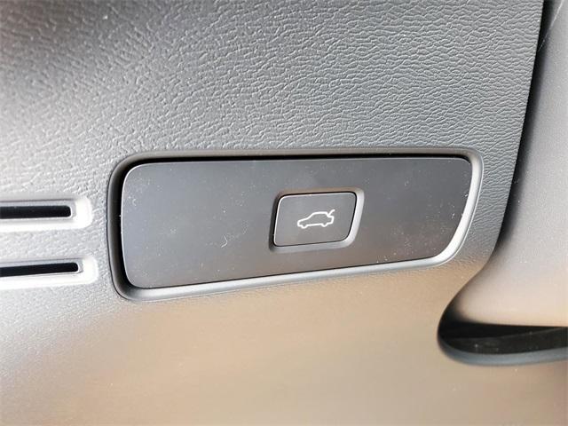 new 2025 Volvo XC40 car, priced at $44,485