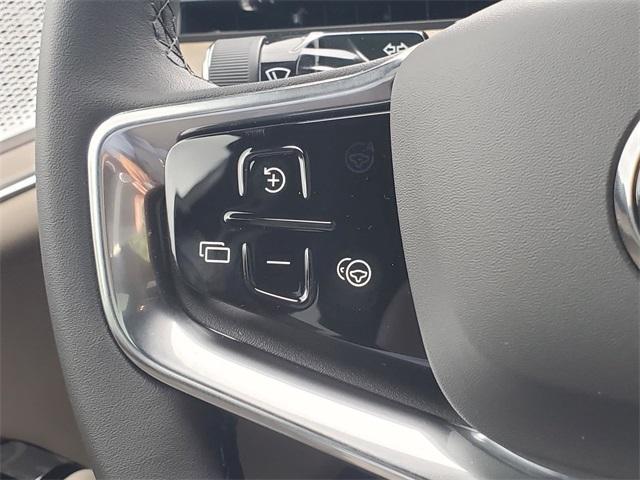 new 2025 Volvo EX90 car, priced at $88,590