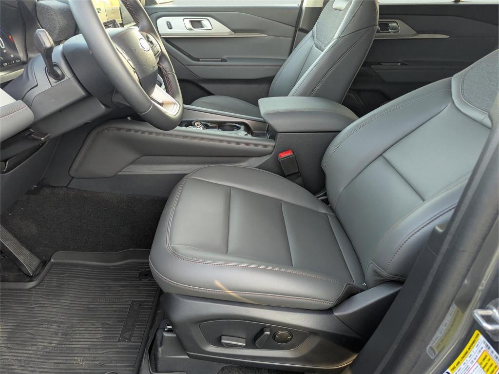 new 2025 Ford Explorer car, priced at $39,770