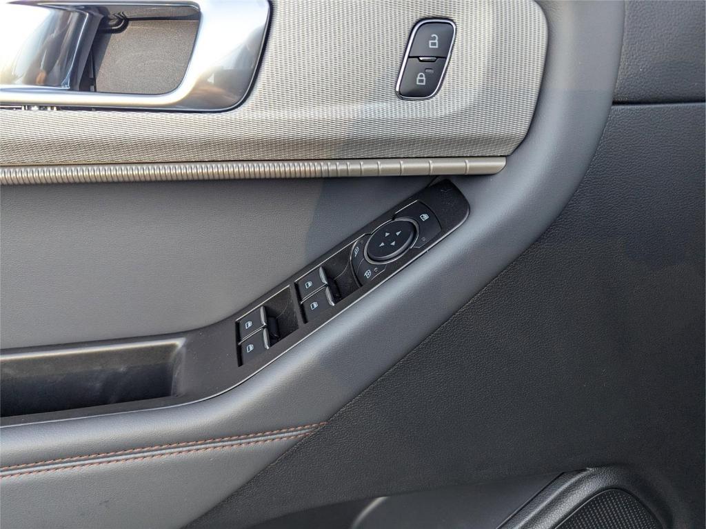 new 2025 Ford Explorer car, priced at $39,770
