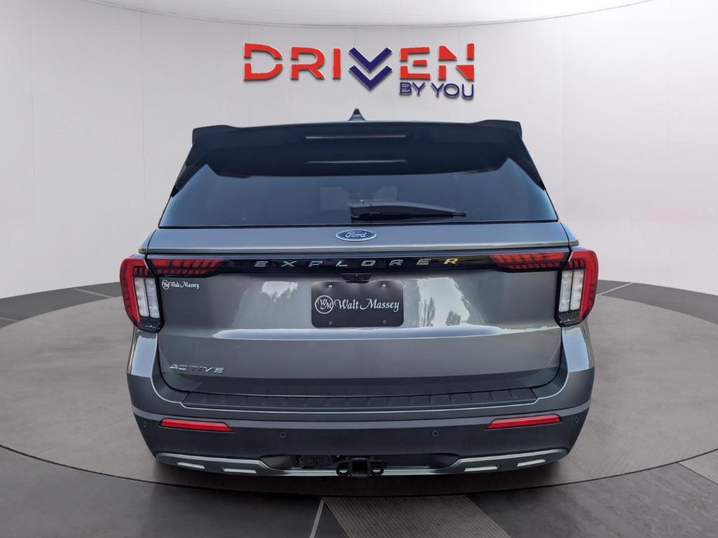 new 2025 Ford Explorer car, priced at $39,770