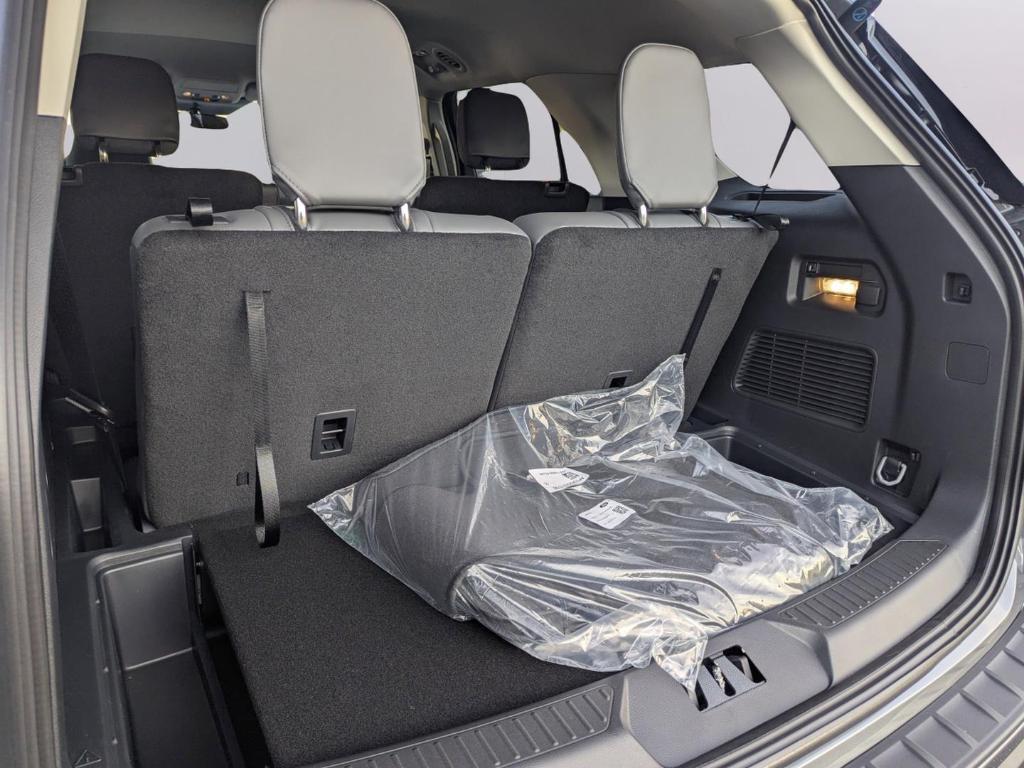 new 2025 Ford Explorer car, priced at $39,770