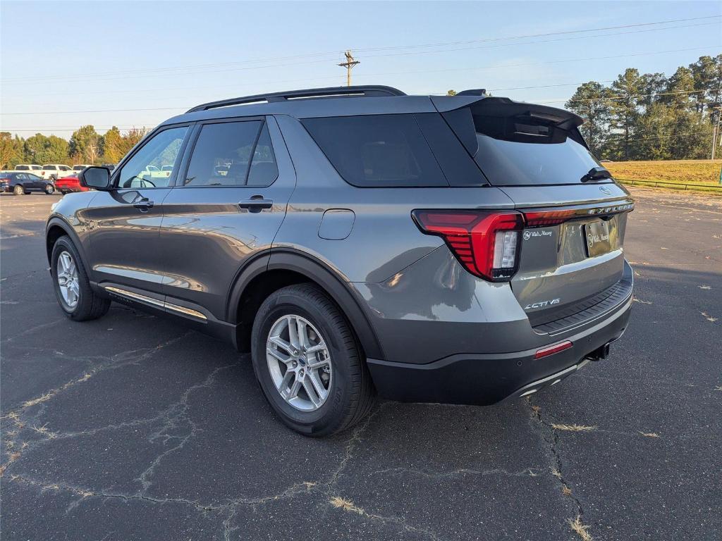 new 2025 Ford Explorer car, priced at $41,270