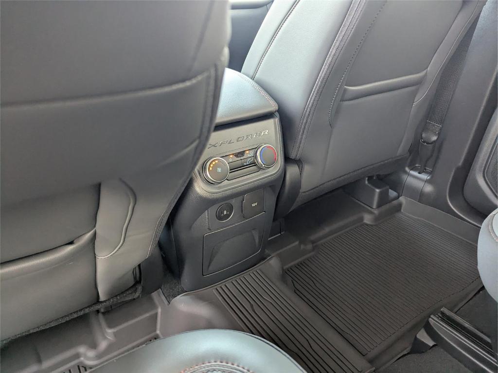 new 2025 Ford Explorer car, priced at $39,770