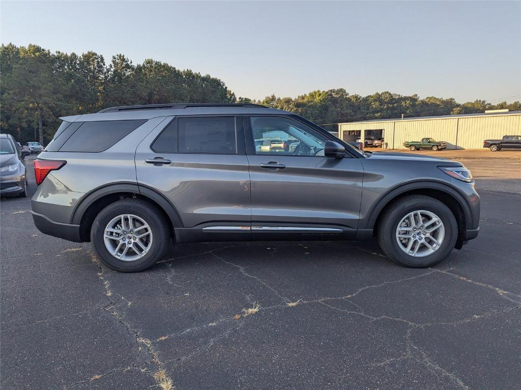 new 2025 Ford Explorer car, priced at $41,270