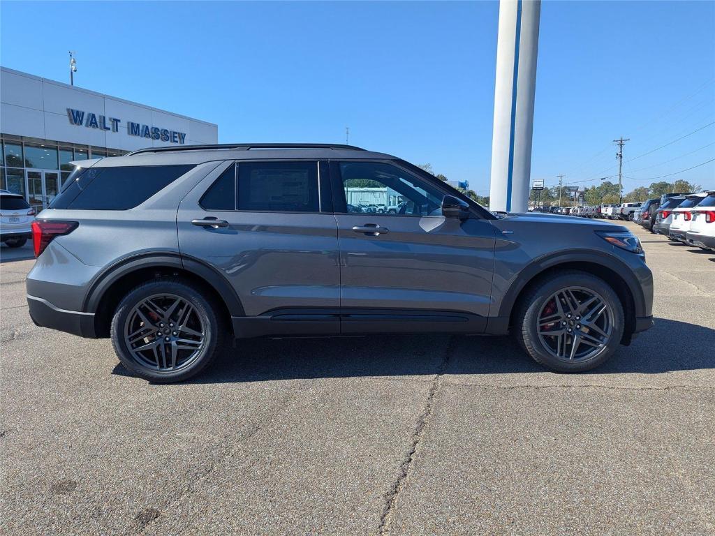 new 2025 Ford Explorer car, priced at $44,976
