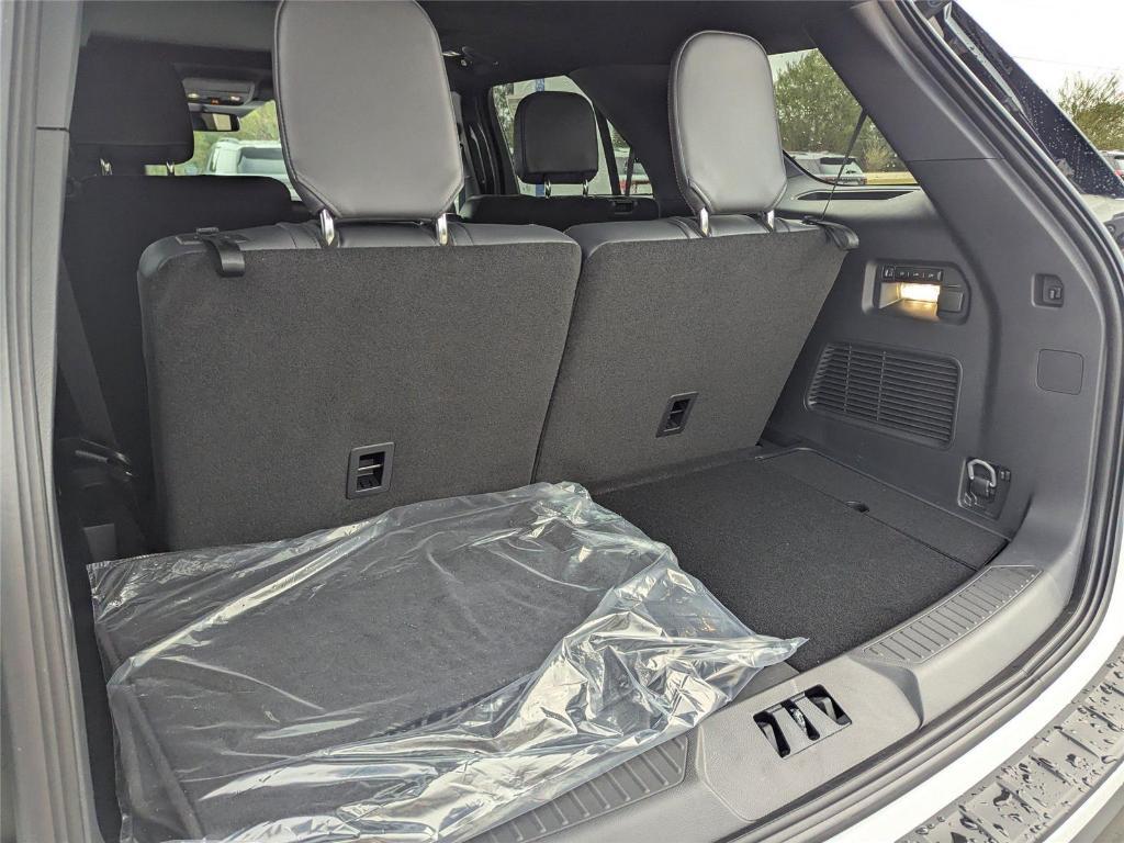 new 2025 Ford Explorer car, priced at $58,599