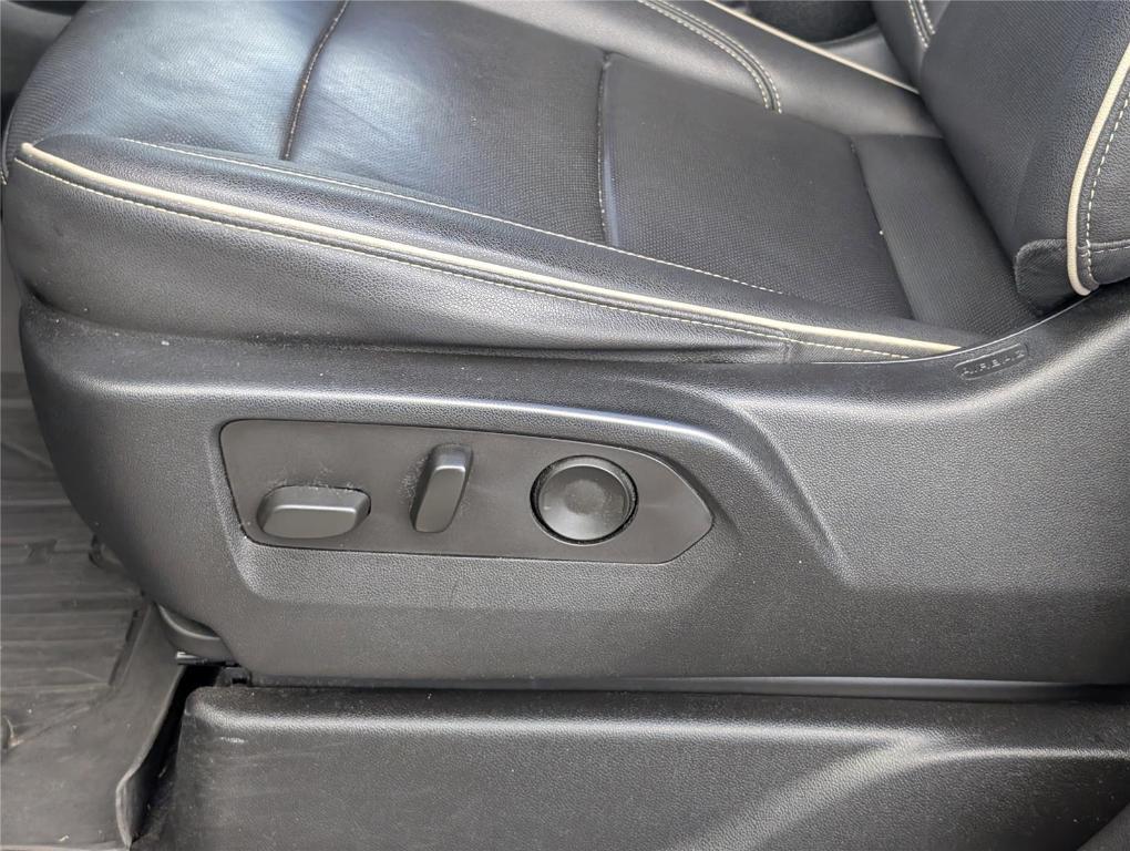 used 2023 GMC Yukon car, priced at $48,559