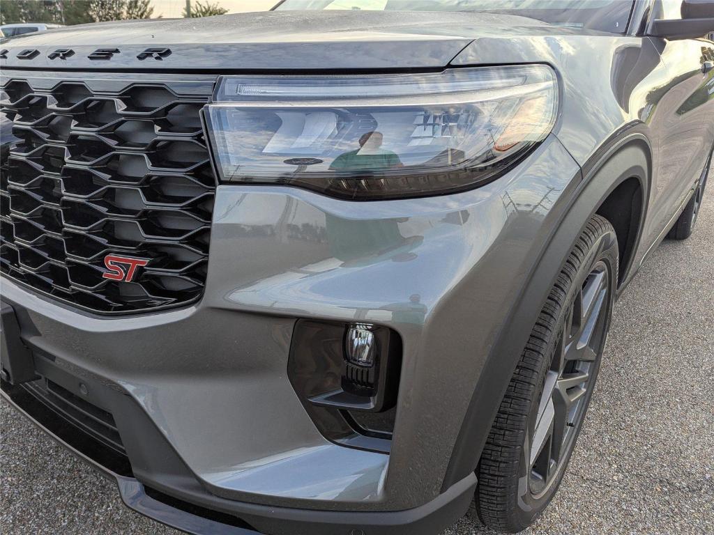 new 2025 Ford Explorer car, priced at $53,143