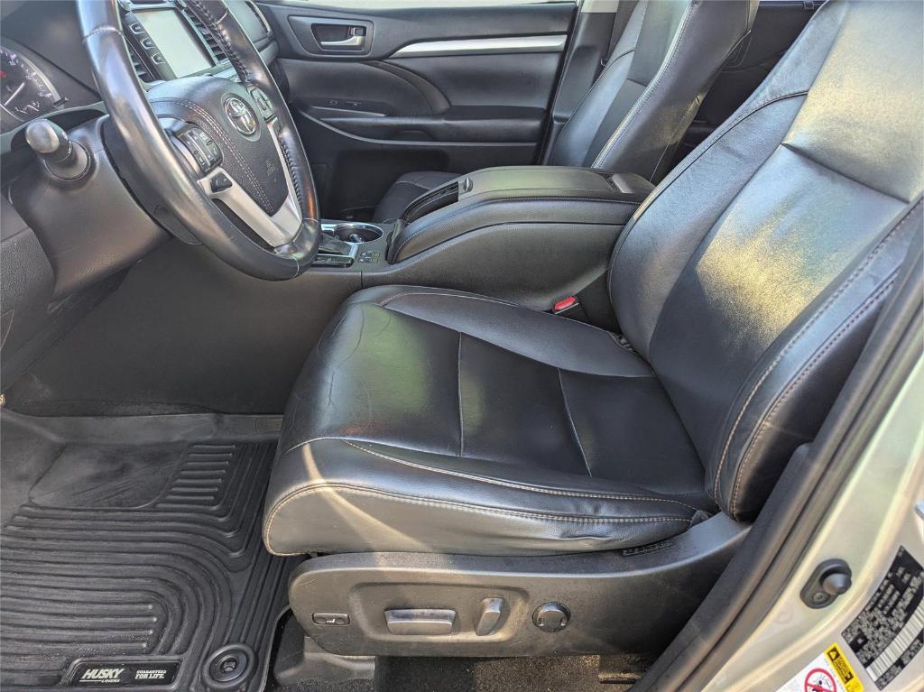 used 2019 Toyota Highlander car, priced at $18,852