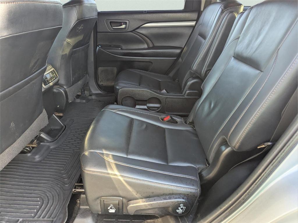 used 2019 Toyota Highlander car, priced at $18,852