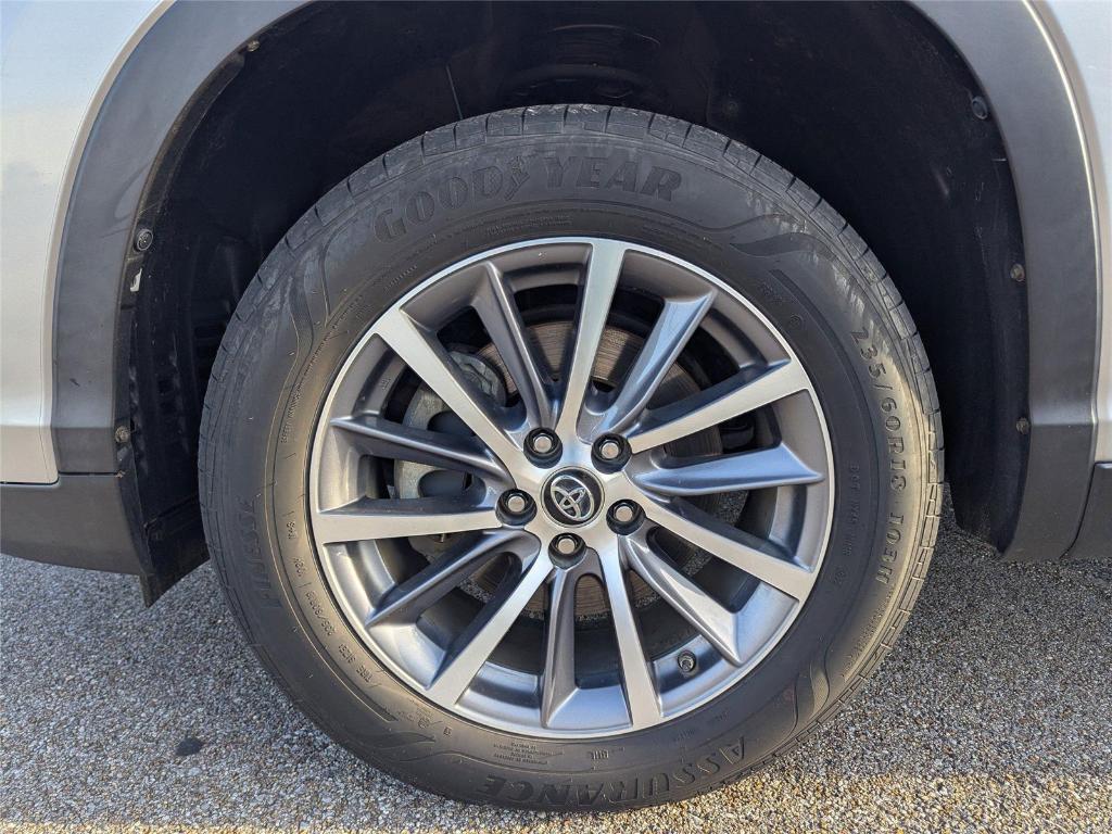used 2019 Toyota Highlander car, priced at $18,852