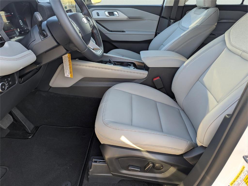 new 2025 Ford Explorer car, priced at $40,318