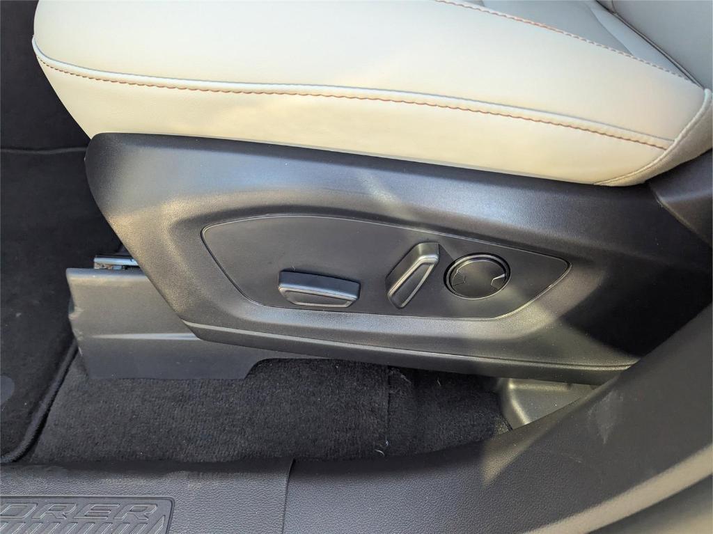 new 2025 Ford Explorer car, priced at $40,318
