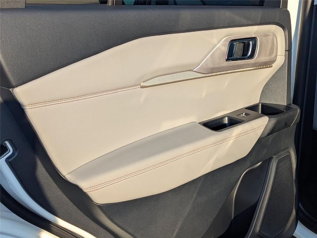 new 2025 Ford Explorer car, priced at $41,818