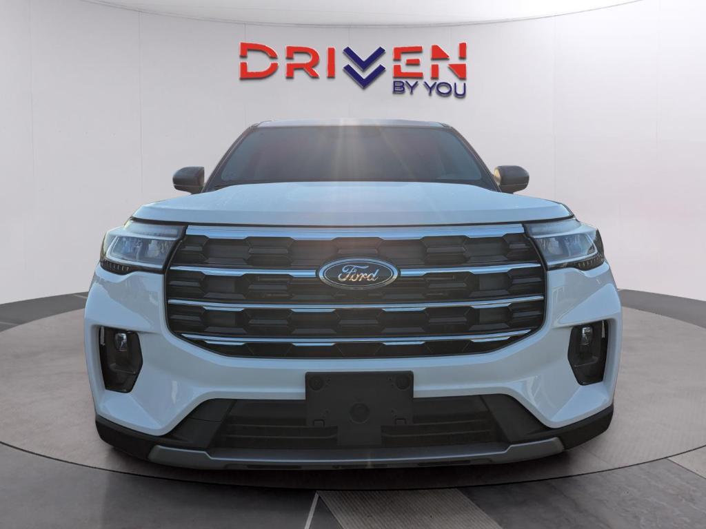 new 2025 Ford Explorer car, priced at $40,318
