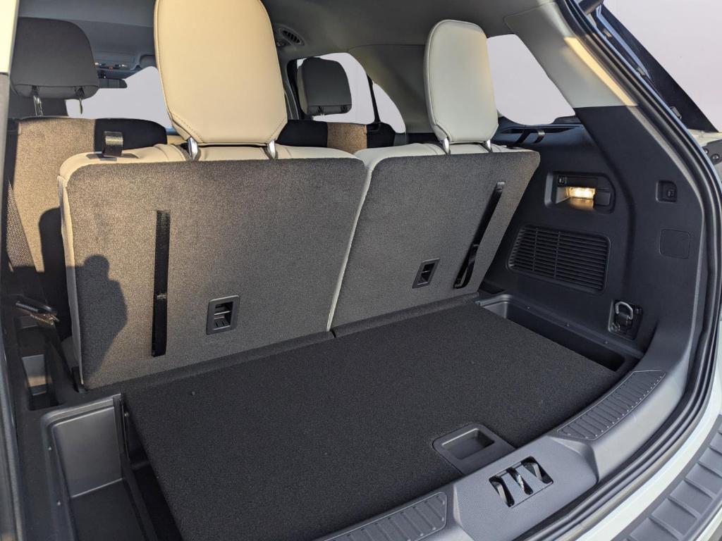 new 2025 Ford Explorer car, priced at $40,318