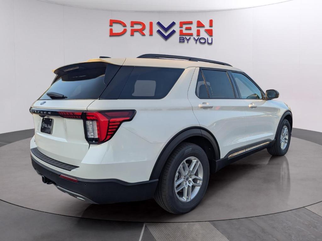 new 2025 Ford Explorer car, priced at $40,318